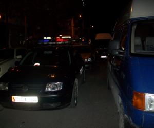 Përplasen dy makina, aksidentohen nëna me vajzën 5 vjeçe