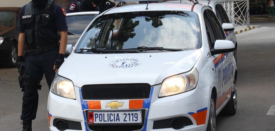 Shpërthim me eksploziv në derën e banesës së 29-vjeçarit