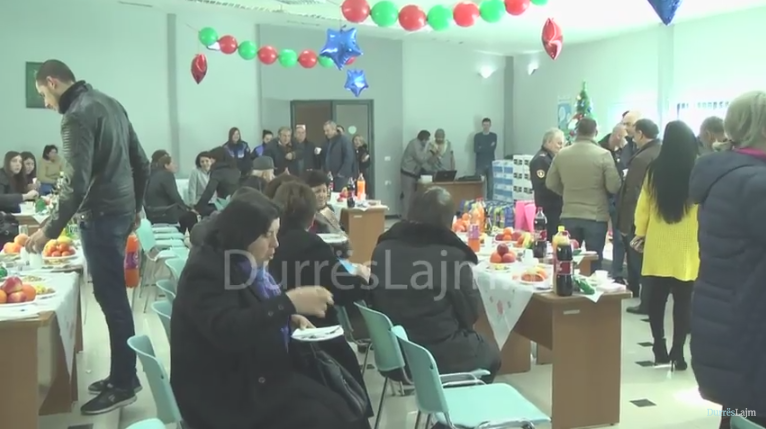 Drejtoria e Policisë Durrës, aktivitet për familjarët e policëve të rënë në krye të detyrës (VIDEO)