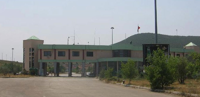 Bllokohet pika kufitare në Qafë-Thanë