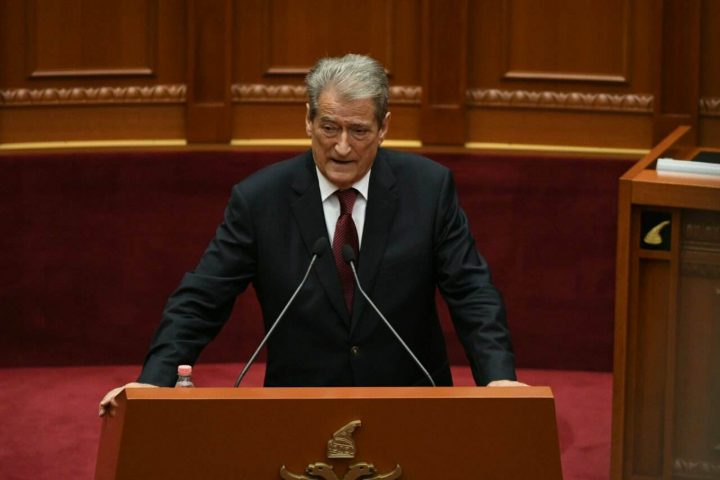 Berisha në Kuvend: Në makinë me Orest Sotën ka qenë Saimir Tahiri