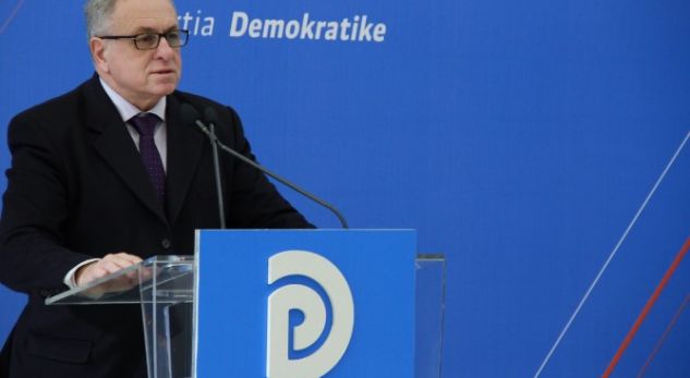 Shehu: Qeveria do të mbyllë spitalet në rrethe