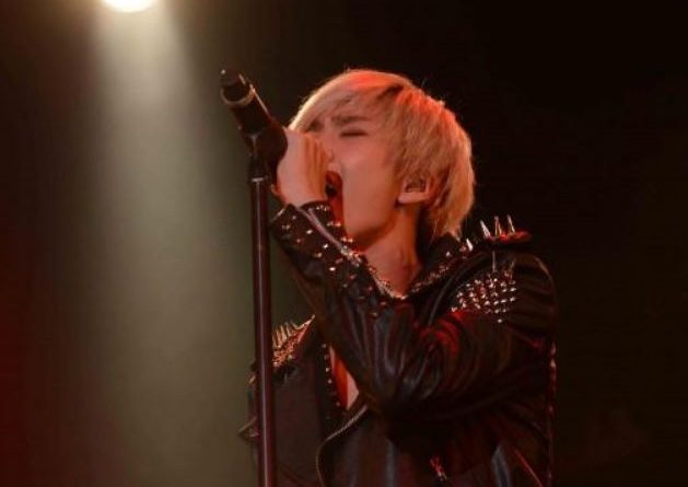 Këngëtari 28-vjeçar gjendet i vdekur në apartament