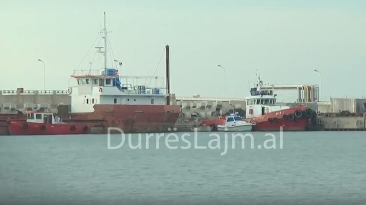 Skafi me drogë në Durrës, ja nga u nisën trafikantët që i shpëtuan policisë (VIDEO)