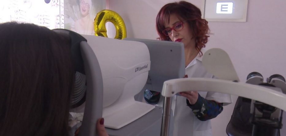 Të blesh syze në rrugë, okulistët: E rrezikshme, çon deri në verbëri