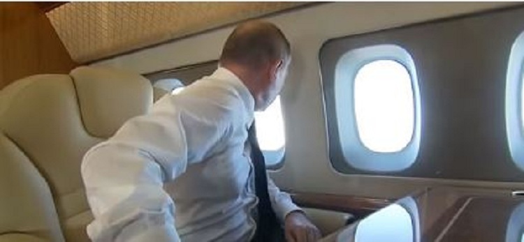 Si reagon Putin kur i afrohen dy avionë luftarakë aeroplanit të tij (VIDEO)