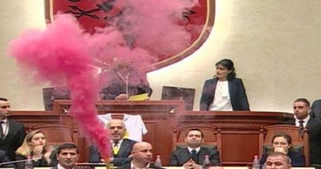 EMRAT/ 3 deputetët e PD-së që votuan pro Kryeprokurores