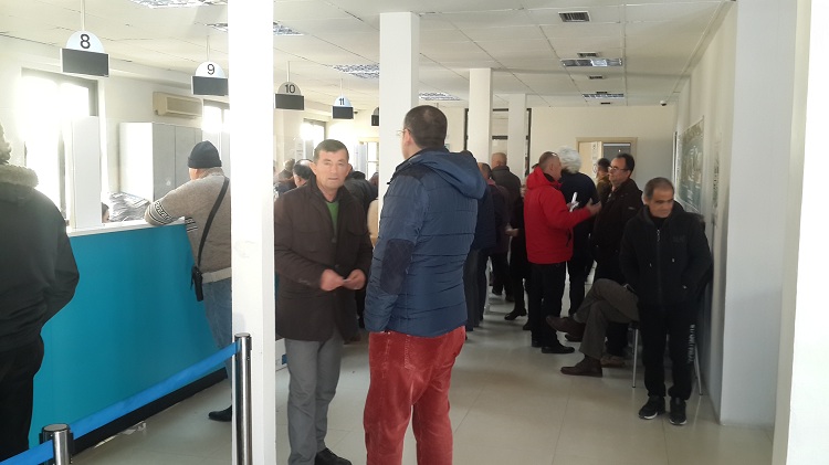 Fluks i madh për hapje kontratash në Ujësjellësin e Durrësit (FOTO)