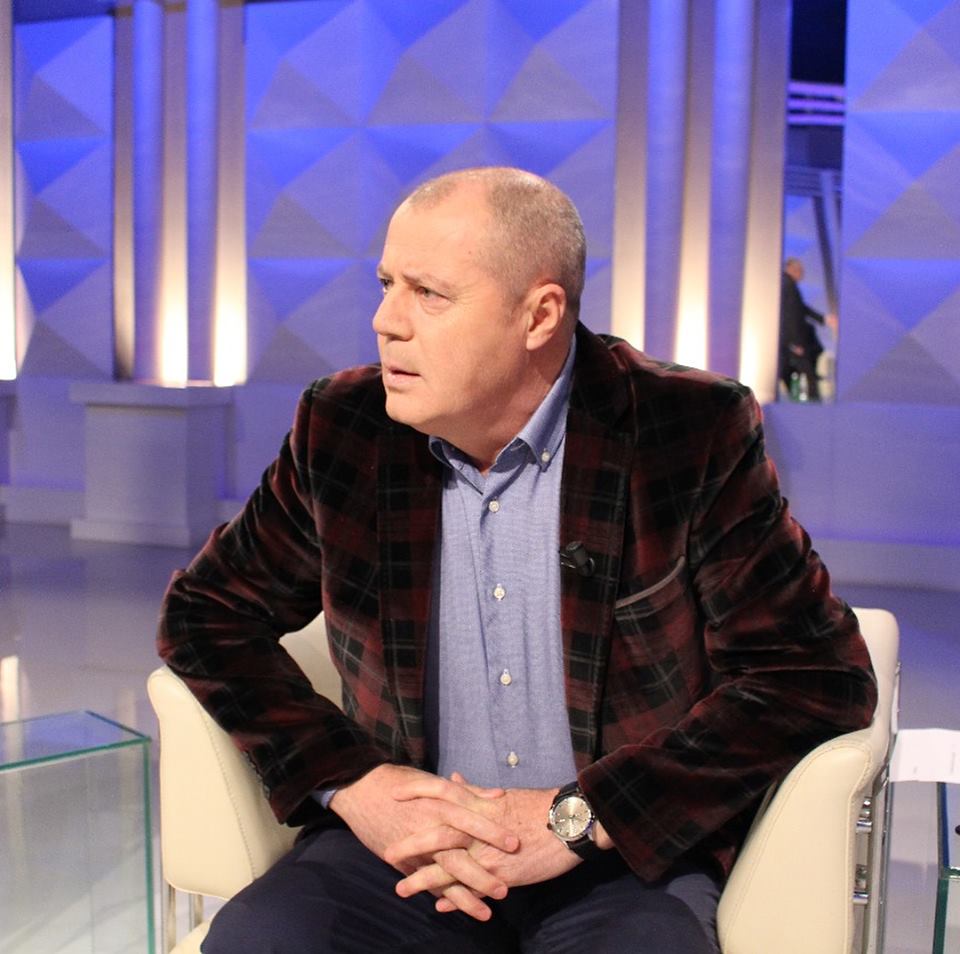 Nano “kapet mat”, nuk di emrat e ministrave (VIDEO)