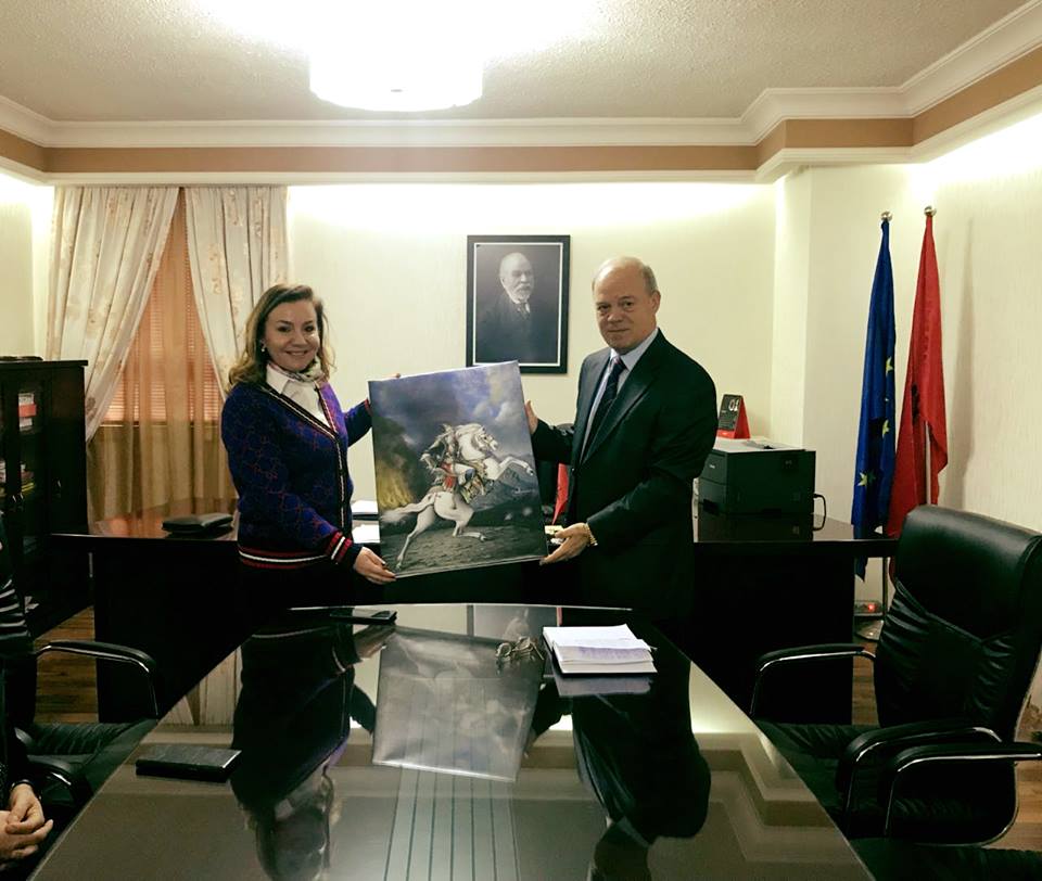 Rektorja Sotirofski vizitë në prefekturën e Durrësit, takohet me prefektin Nasto (FOTO)