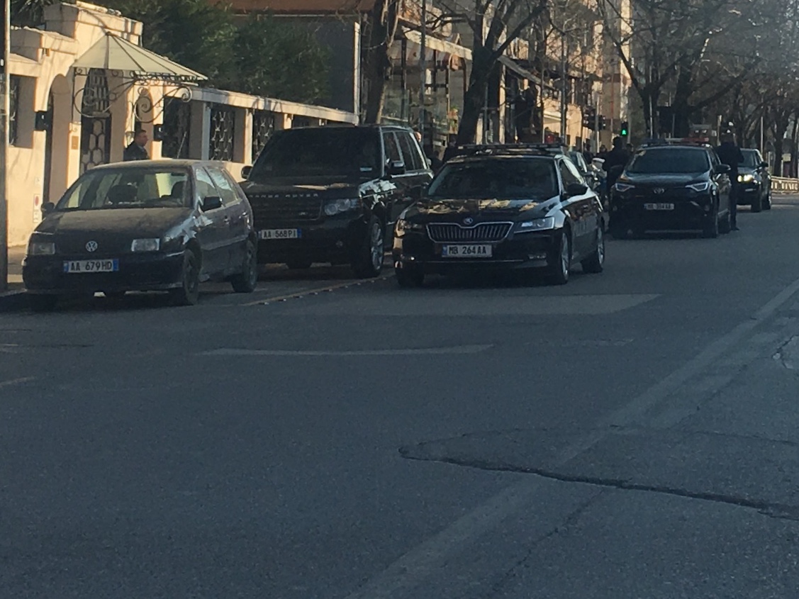 Rama e kalon fundjavën duke drekuar me Sandër Frangajn