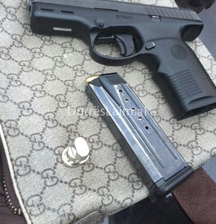 EMRAT/ Kapen dy shijaksit me pistoletë në “Benz” (FOTO)