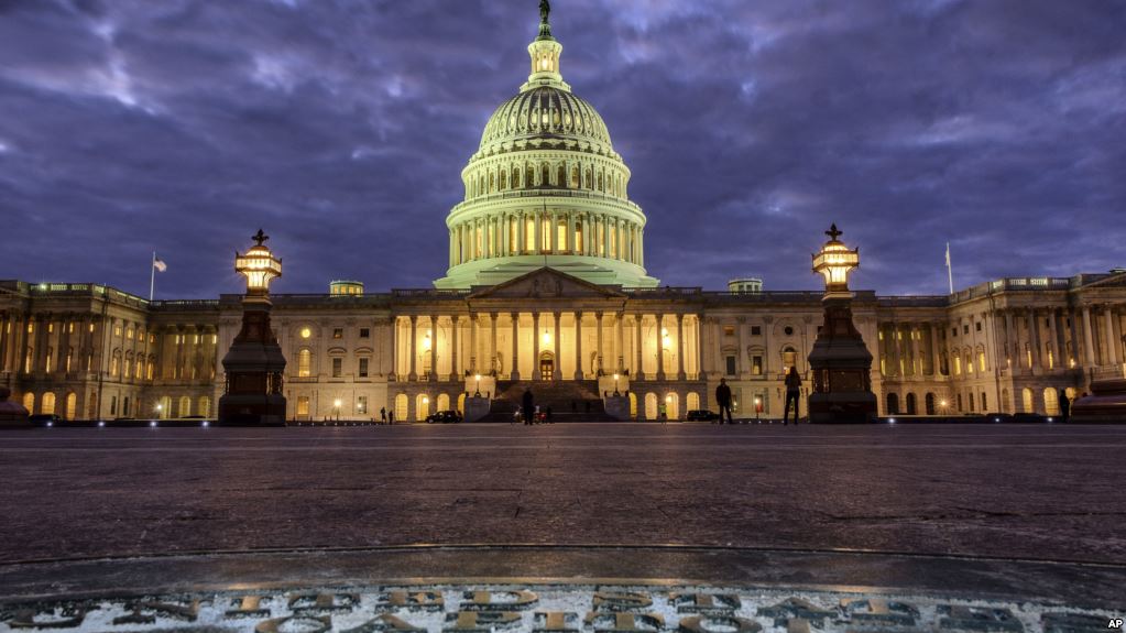 Senati amerikan marrëveshje për të rihapur qeverinë