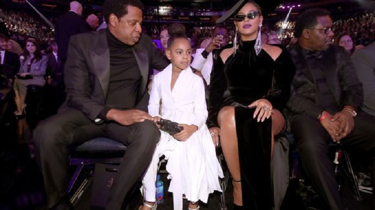 Blue Ivy vë në siklet Jay Z dhe Beyoncen gjatë ndarjes së çmimeve (VIDEO)