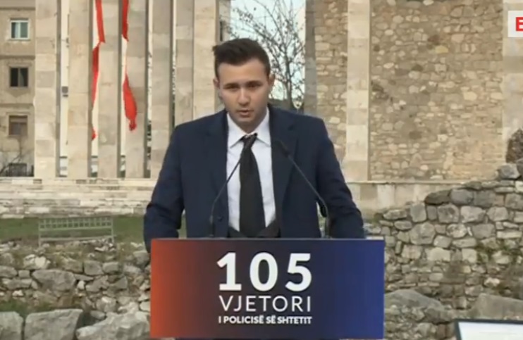 Dekorohet pas vdekjes shkatërruesi i bandave të ’97-ës