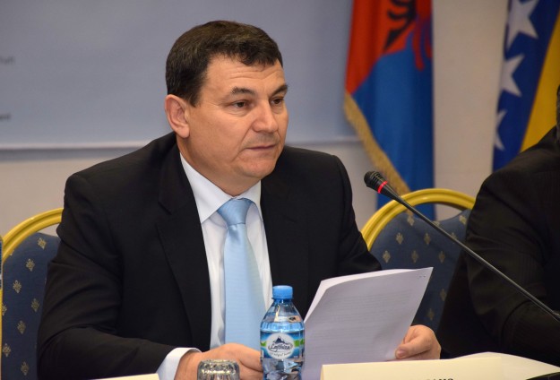 Shkarkohet nga detyra Haki Çako