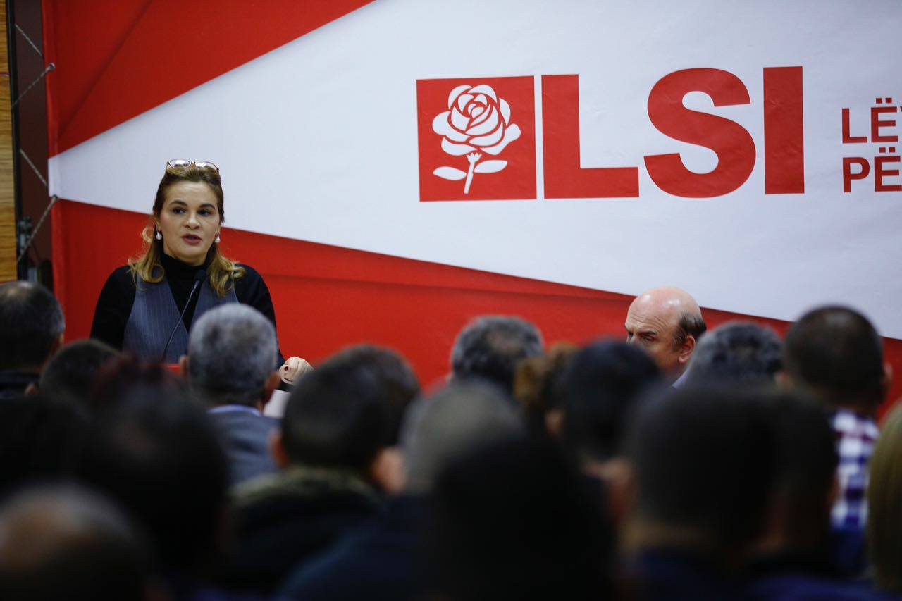 Protesta opozitare/ Kryemadhi mbledh drejtuesit e LSI