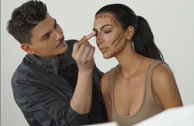 Grimieri i Kim Kardashian: E shaj shqip kur mërzitem me të (VIDEO)