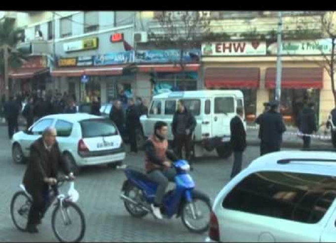 Sherr në Durrës, plagoset në mes të ditës i riu, prangoset autori