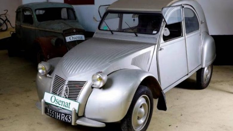 Nuk do ta besoni sa është shitur në treg ky Citroen 2CV legjendar