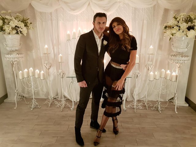 Rrëfehet Angela Martini: Njohja me bashkëshortin, historia e dashurisë me shikim të parë!