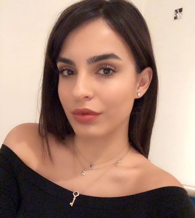 Ja si dukej Armina Mevlani para se të bëhej e famshme (FOTO)