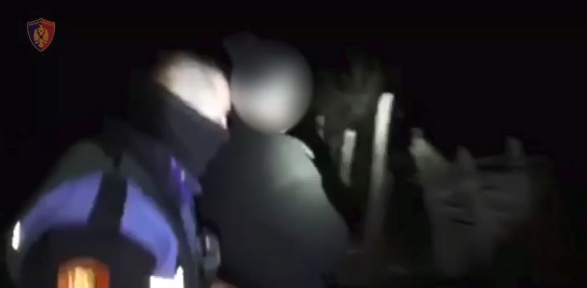 Arrestohet trafikanti i shumëkërkuar në Tiranë, e presin 9 vite burg (VIDEO)