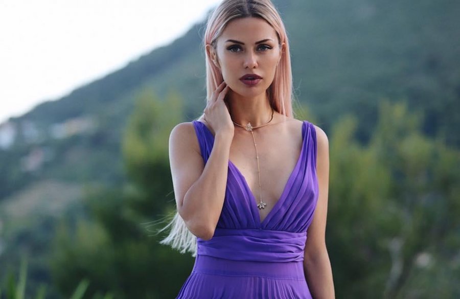 Modelja e Playboy, spiune e KGB?!