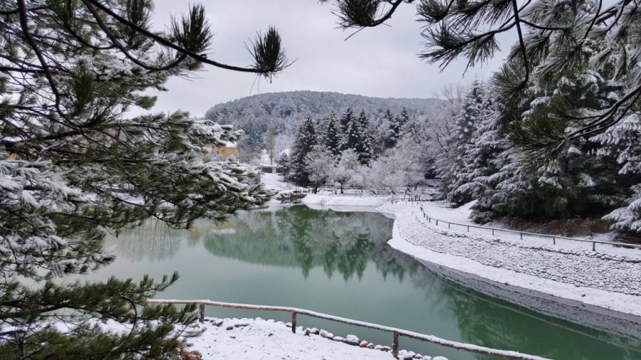 E hënë me shira dhe borë në gjithë vendin