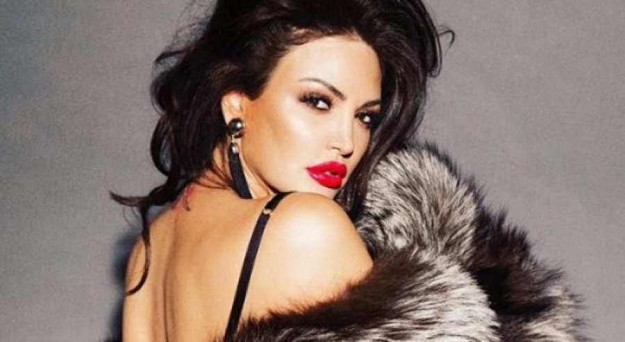 Bleona Qereti nuk i ndahet miliarderit (FOTO)