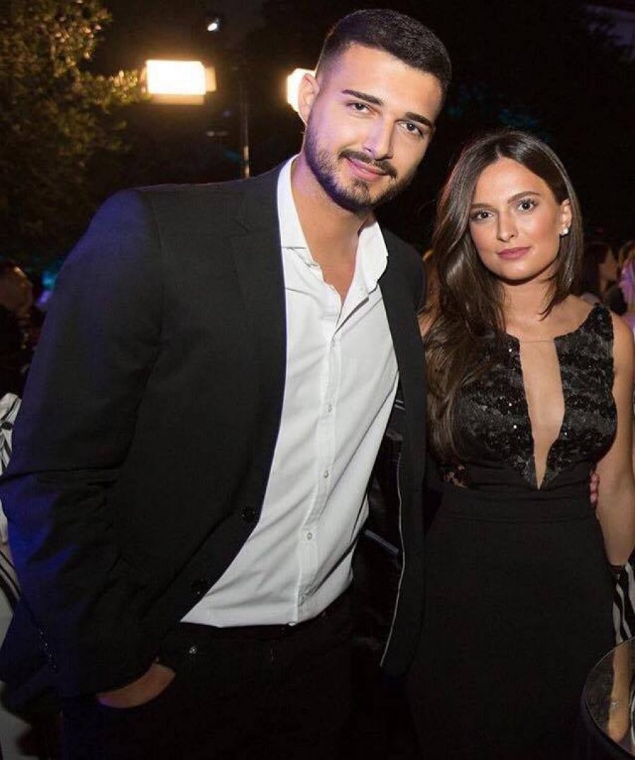 FOTO/ Këngëtari shqiptar i jep fund beqarisë