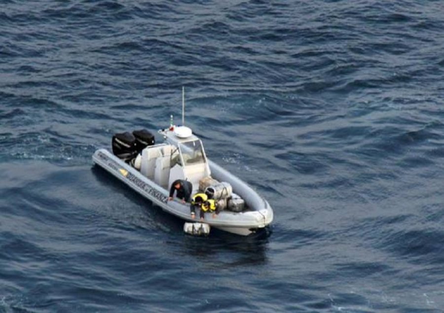 Kapet gomonia me hashash, në kërkim trafikantët