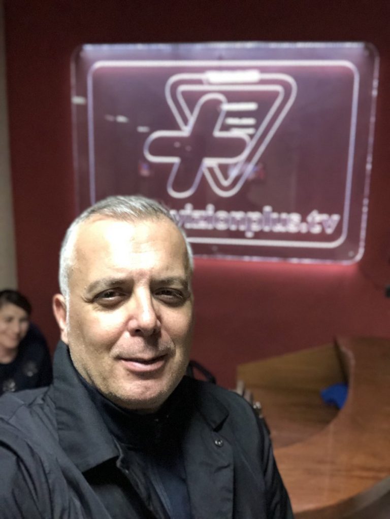 Sokol Balla publikon foto nga puna e re: Dita e parë…