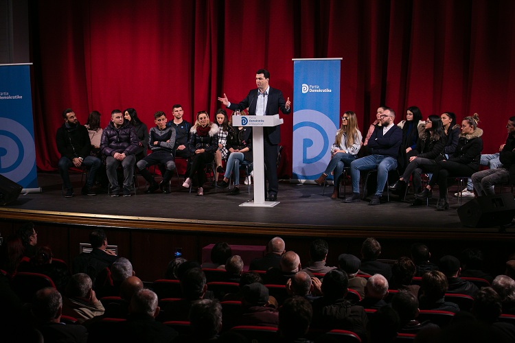 Basha me demokratët e Durrësit, akuza Vangjush Dakos e Adrian Çelës: Të njëjtin fund