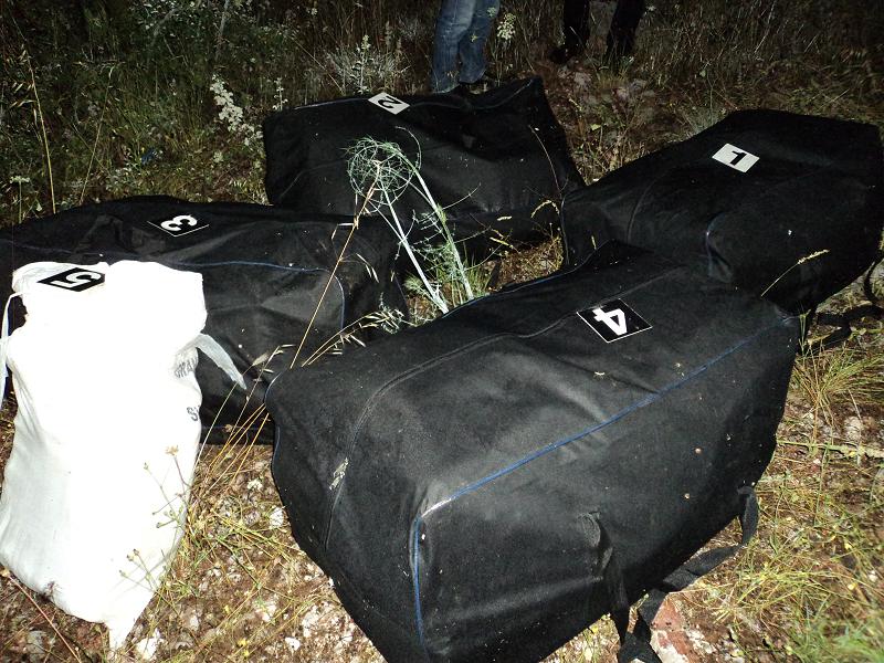 Si u kapën 81 kg drogë nga pala greke, 3 shqiptarë të arrestuar 2 në kërkim