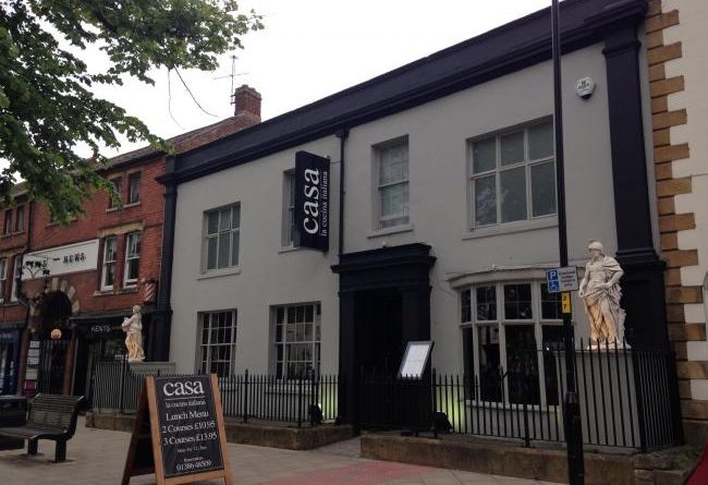 Katër shqiptarë arrestohen në një restorant në Angli