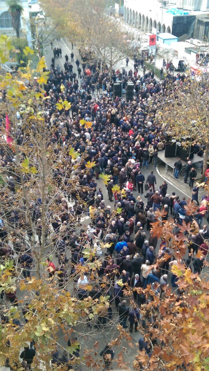 Ndalohet një aktiviste e Partisë Demokratike në kufi