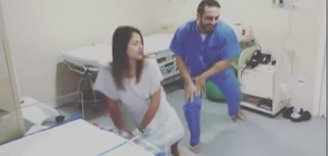 Shtatzënat kërcejnë Despacito në sallën e lindjes (VIDEO)