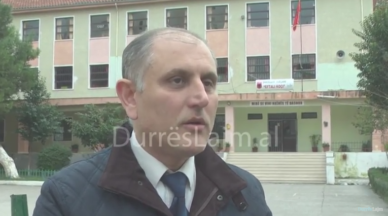 Helmimi i 5 nxënësve në Durrës, reagon drejtori i shkollës (VIDEO)