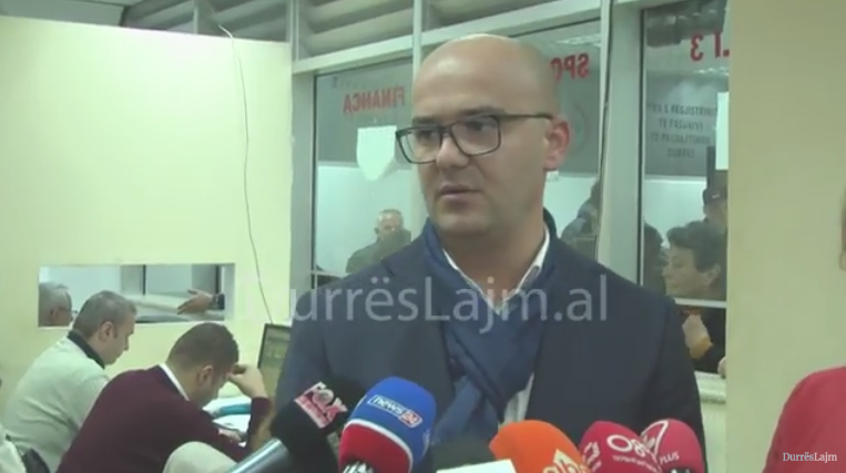 Zhbllokohet puna në Hipotekën e Durrësit, në një javë, 1000 certifikata pronësie (VIDEO)