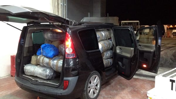 Emrat/ Ja dy shqiptarët e arrestuar të bandës së trafikut në Itali