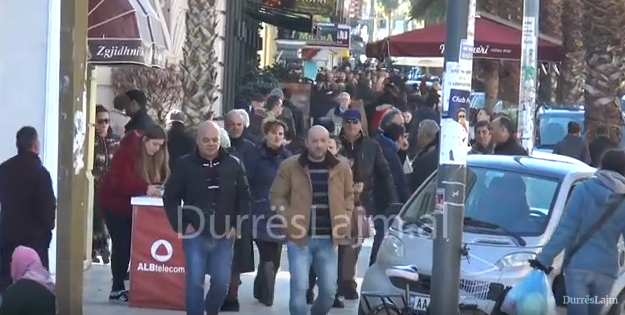 Ja si u duk Durrësi sot pas festave (VIDEO)