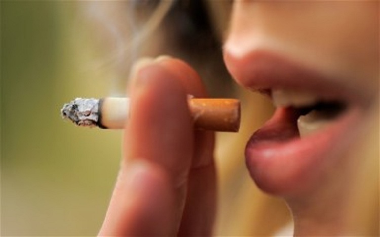 E dini sa zgjasin simptomat e nikotinës pas lënies së duhanit?