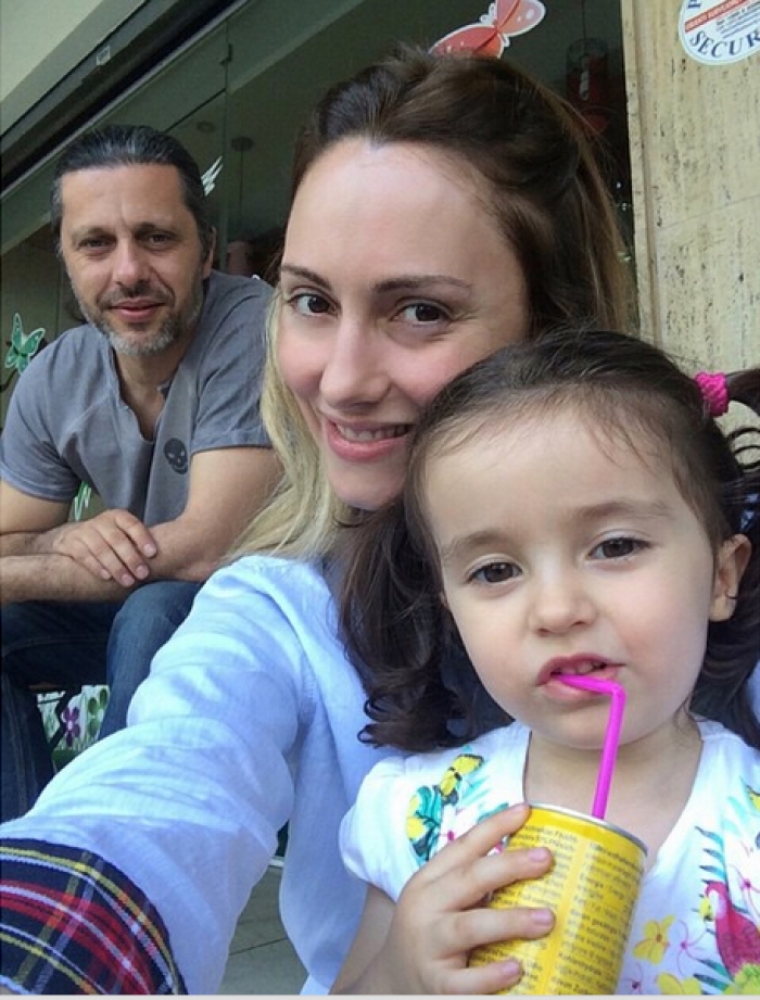 Eneda Tarifa tregoi për ndarjen me këtë status të Vitit të Ri (FOTO)