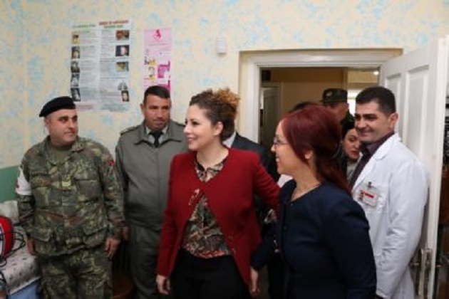 Situata pas përmbytjeve, Xhaçka pranë banorëve të Porto Romanos