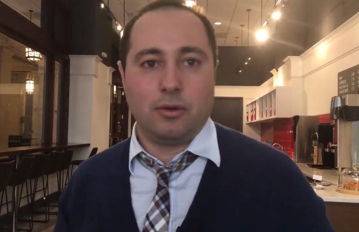 Një ditë pas deklaratës së Trump, biznesmeni nga Durrësi ndërmerr nismën e guximshme