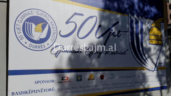 Durrës, gjimnazi “Gjergj Kastrioti” feston 50-vjetorin (FOTO & VIDEO)