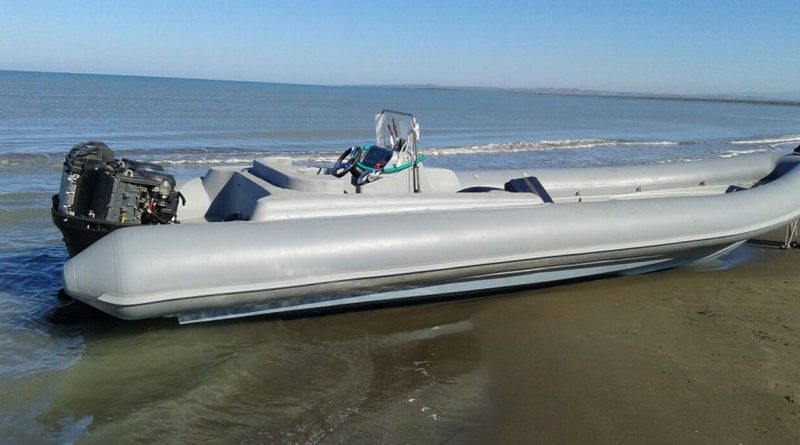 Gjendet një gomone e braktisur, verifikime për pronarin