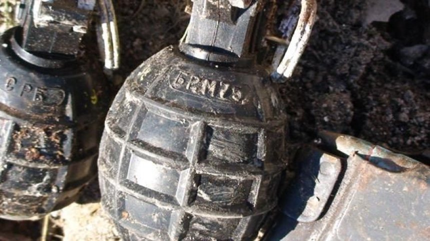 Shpërthim me granatë dore para magazinës së 57-vjeçarit