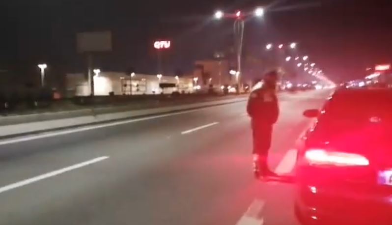 236 km/orë në autostradën Tiranë-Durrës, alarmohet policia (VIDEO)